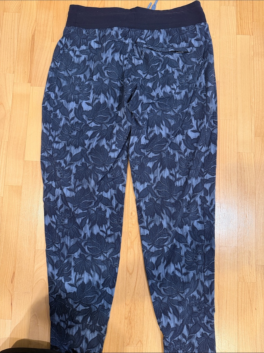 Athleta joggers size 0P - Picture 4 of 4
